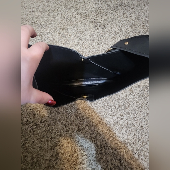 Black Leather Shoulder Bag - Picture 3 of 3